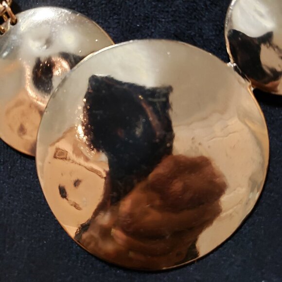 Womens Fashion Gold Tone Large Coin Disc Pendant Necklace with Lobster Clasp - Picture 3 of 7